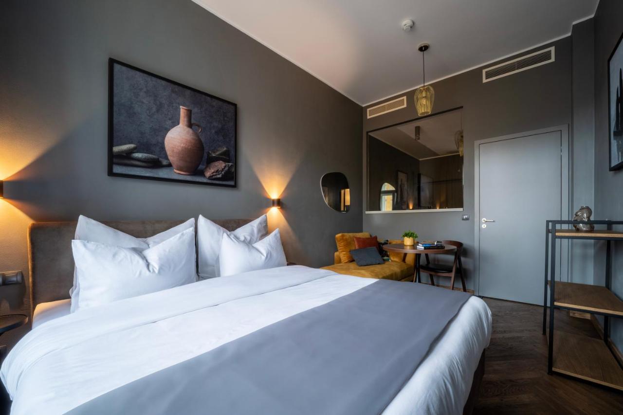 The Viaduct - & 4* Praga